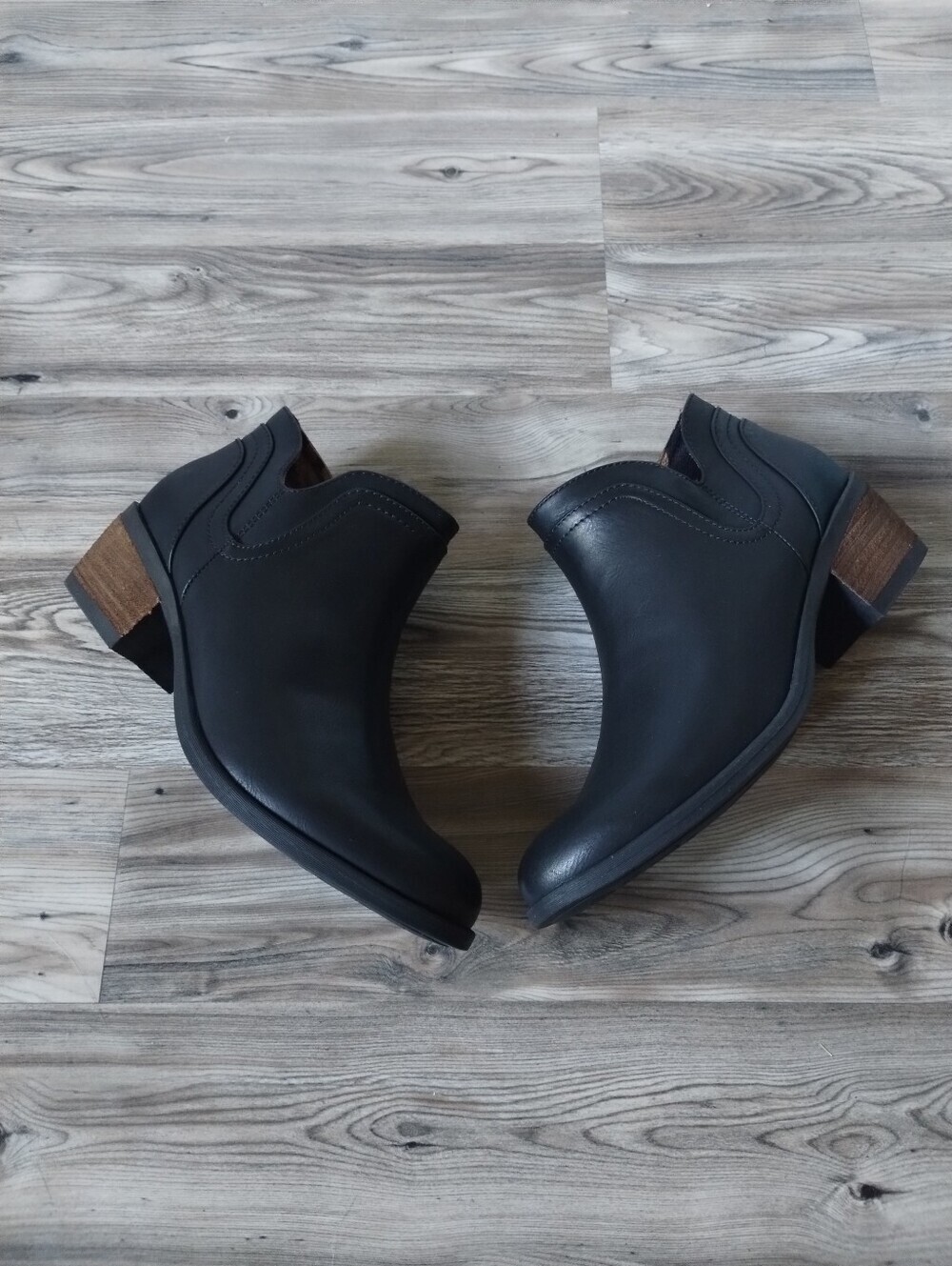 B.O.C Born Concept Lena Black Faux Leather Ankle Bootie Women's Size 6